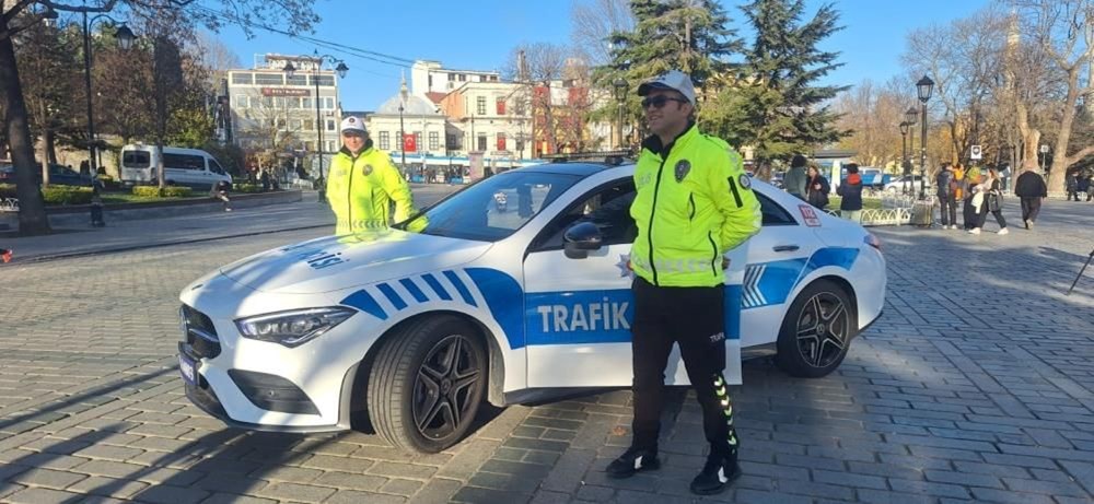 Ferrari devriyede: Vatandaşlar selfie çektiriyor (Bu lüks araçlar hangi çetelere ait?) - 43