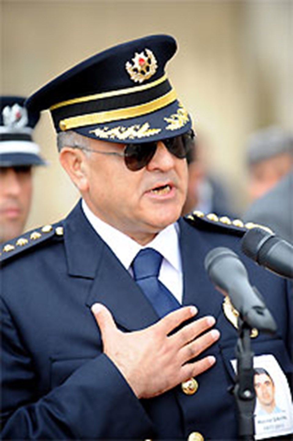 Veda ederken gözyaşlarını tutamadılar - 1