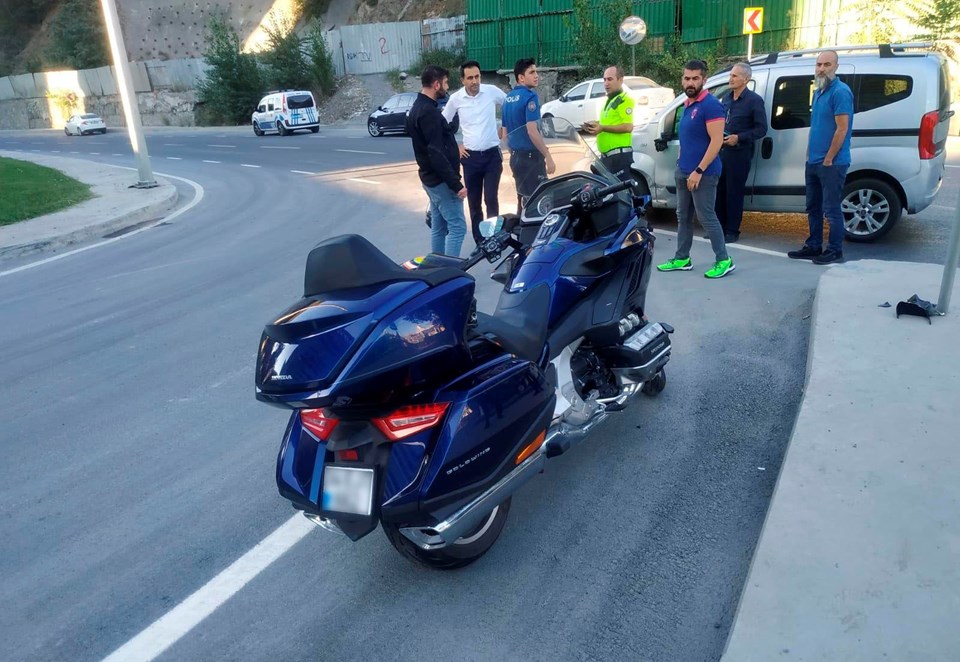 Acun Ilıcalı ve kızı motosiklet kazası geçirdi - 1