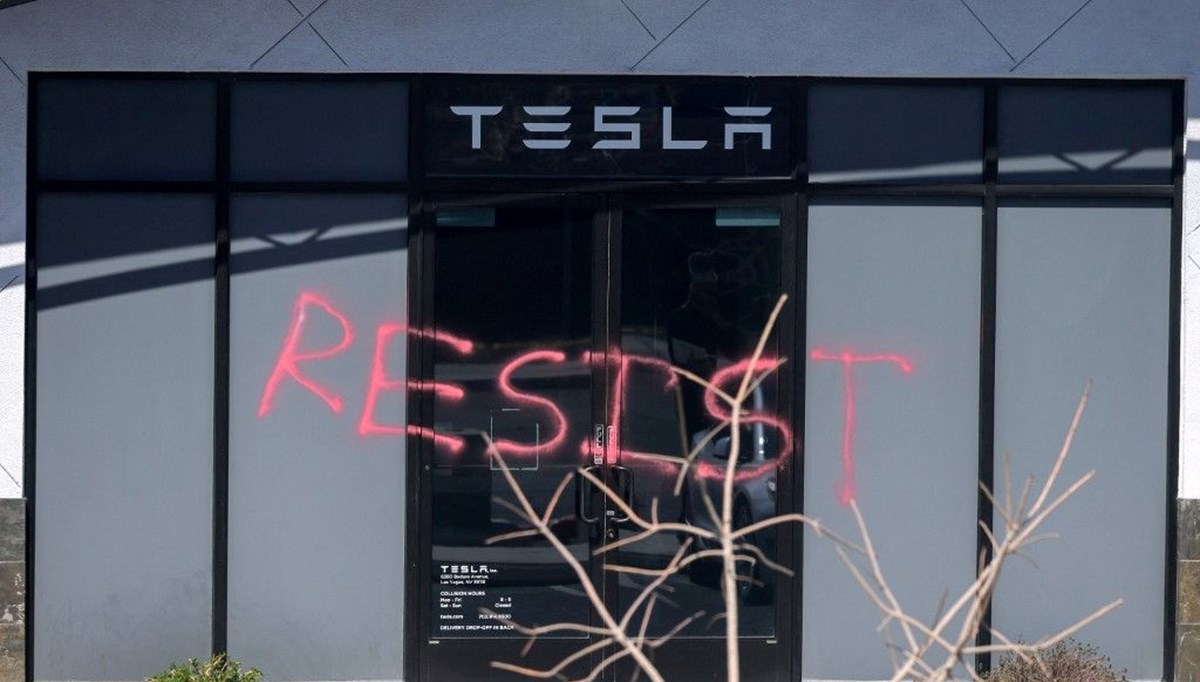 Özel görev gücü kuruldu: FBI, Tesla saldırılarına el atıyor Özel görev gücü kuruldu: FBI, Tesla saldırılarına el atıyor
