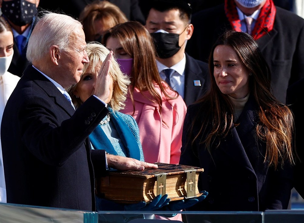 Biden’ın yemin töreninde 'aile yadigarı' İncil detayı: 1893’e
dayanıyor, her törende onu kullanıyor - 1