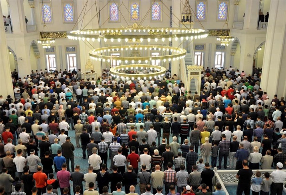 Bayram namazı nasıl kılınır, kaç rekat? Diyanet adım adım bayram namazı kılınışı - 3