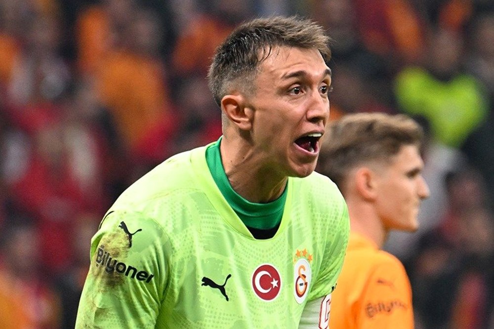 Galatasaray'da bir periyot sona eriyor: "Eşiyle görüştü, eşyalarını ülkesine yolladı" 75