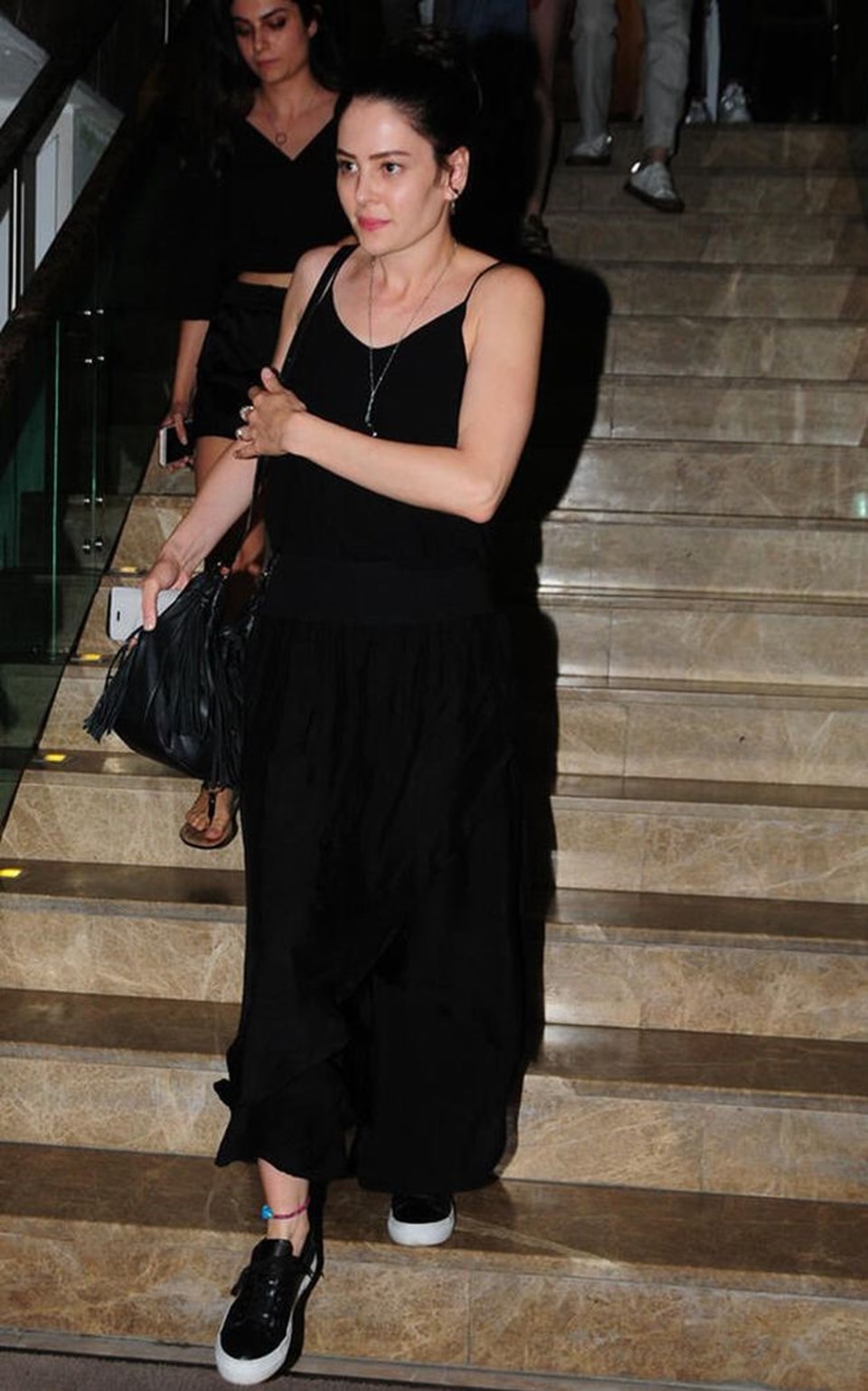 holly body canli dizi