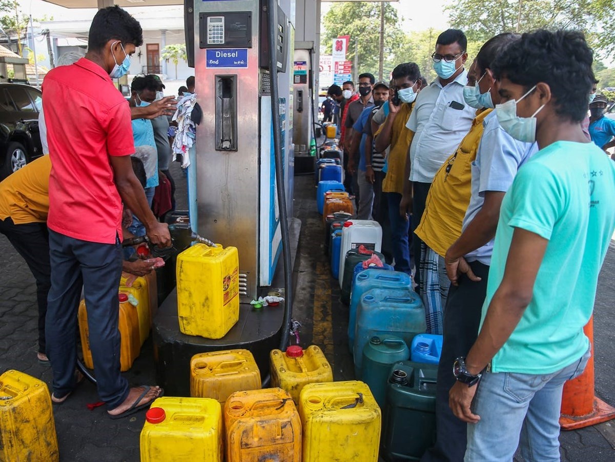 Sri Lanka Başbakanı Wickremesinghe, ülkesinin petrol ithalatı için bile ödeme yapamadığını açıkladı.