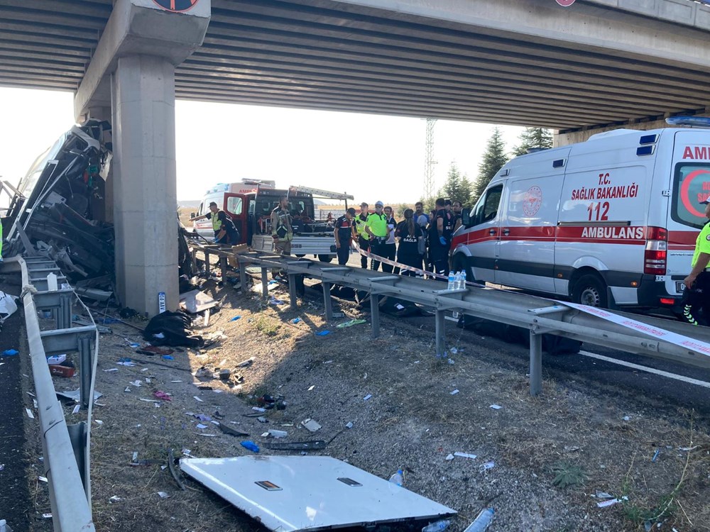 Ankara'da otobüs köprüye saplandı: 11 can kaybı - 3