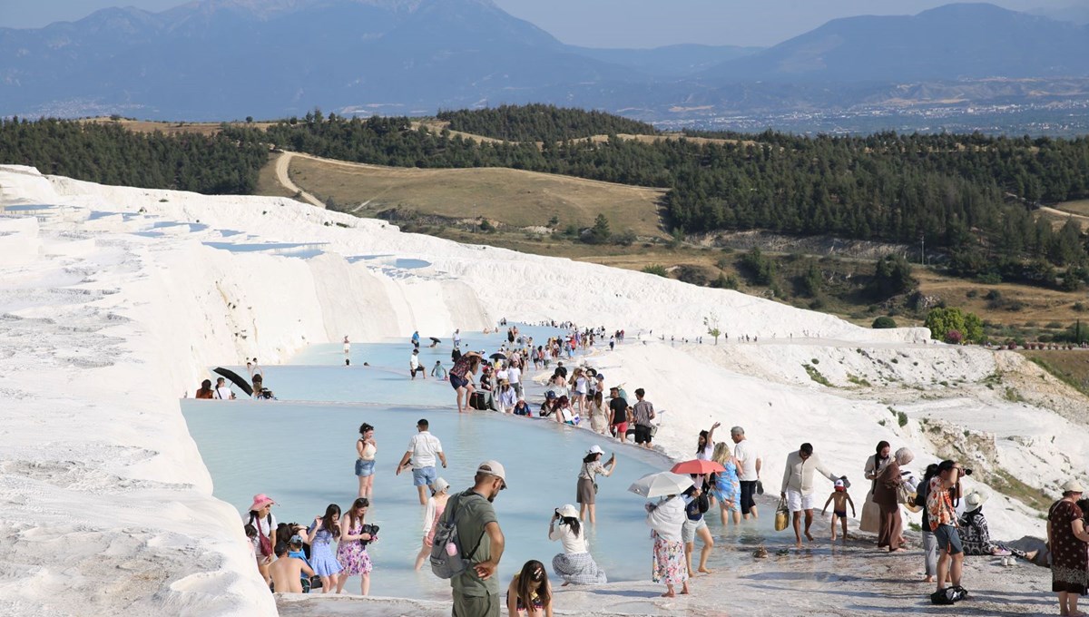 Pamukkale'de bayram tatili hareketliliği