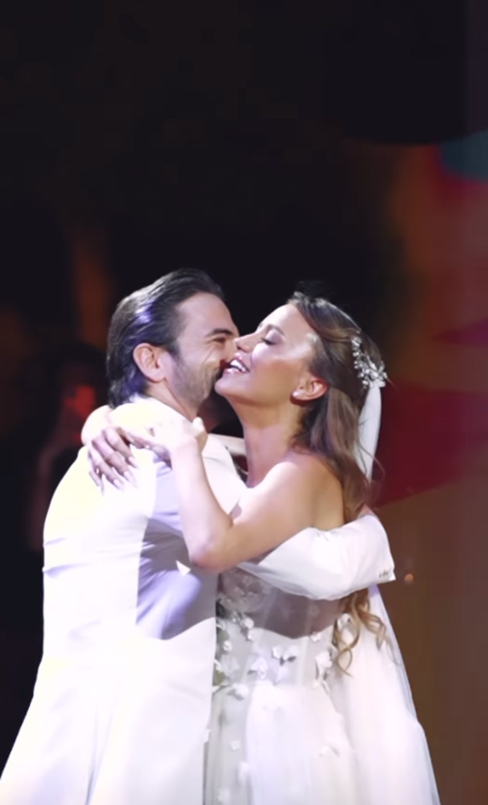 Ahmet Kural'dan romantik evlilik yıl dönümü kutlaması - 4