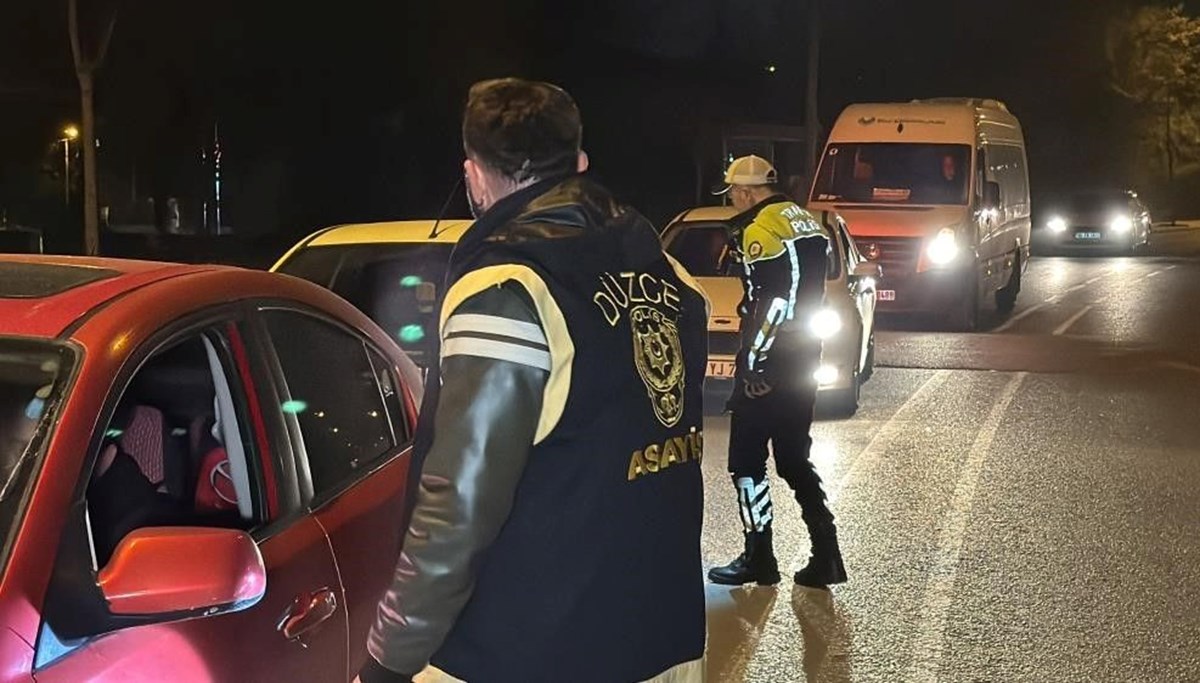Düzce'de çeşitli suçlardan aranan 41 şahıs yakalandı Düzce'de çeşitli suçlardan aranan 41 şahıs yakalandı