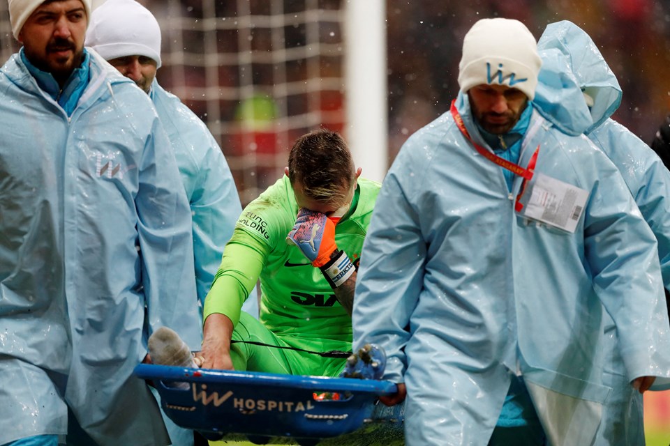 Sedyeyle çıkmıştı: Muslera'nın sakatlığı hakkında açıklama - 1