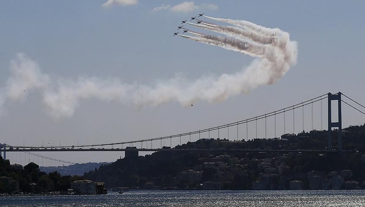 Türk Yıldızları İstanbul Boğazı’nda: TEKNOFEST yarın başlıyor