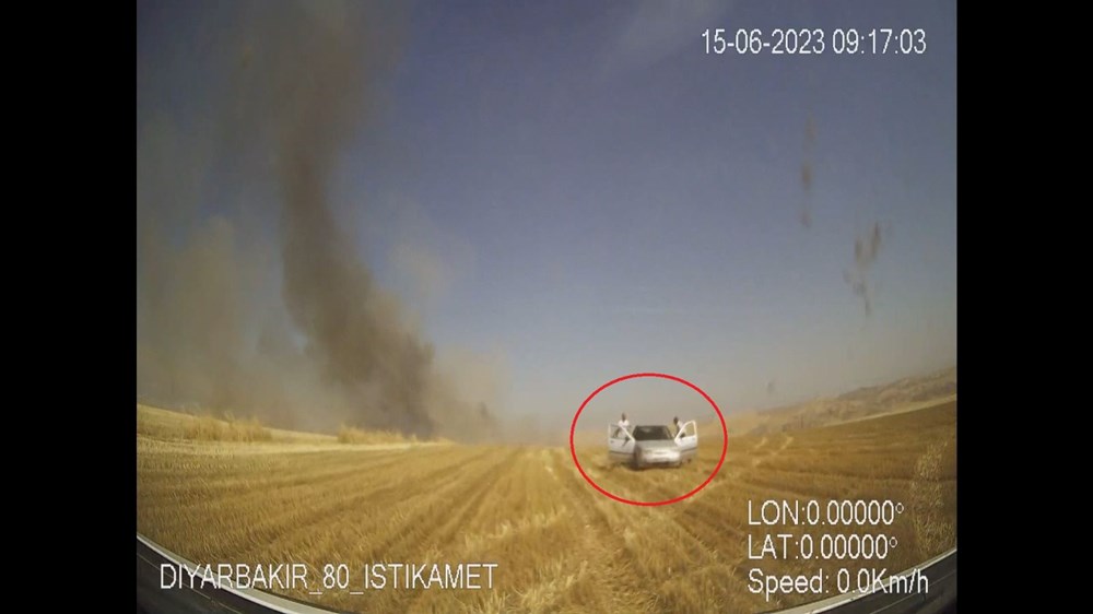 Diyarbakır’dakiarazi katliamından aylar sonra yeni görüntüler: Ellerinde silahlarla yaralılarınyerini gösterdiler - 5