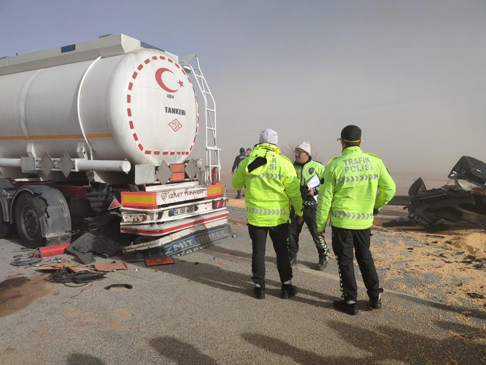 Konya'da kum fırtınası zincirleme kazaya neden oldu - 13