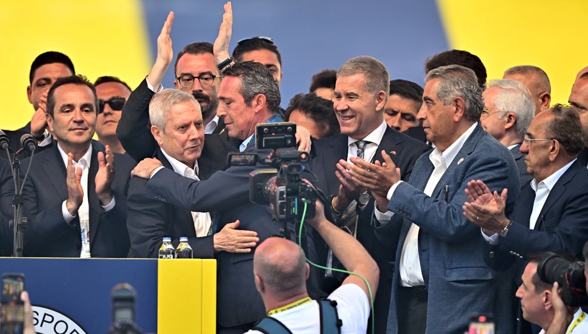 Fenerbahçe tek yürek: Aziz Yıldırım alkışlarla uğurlandı