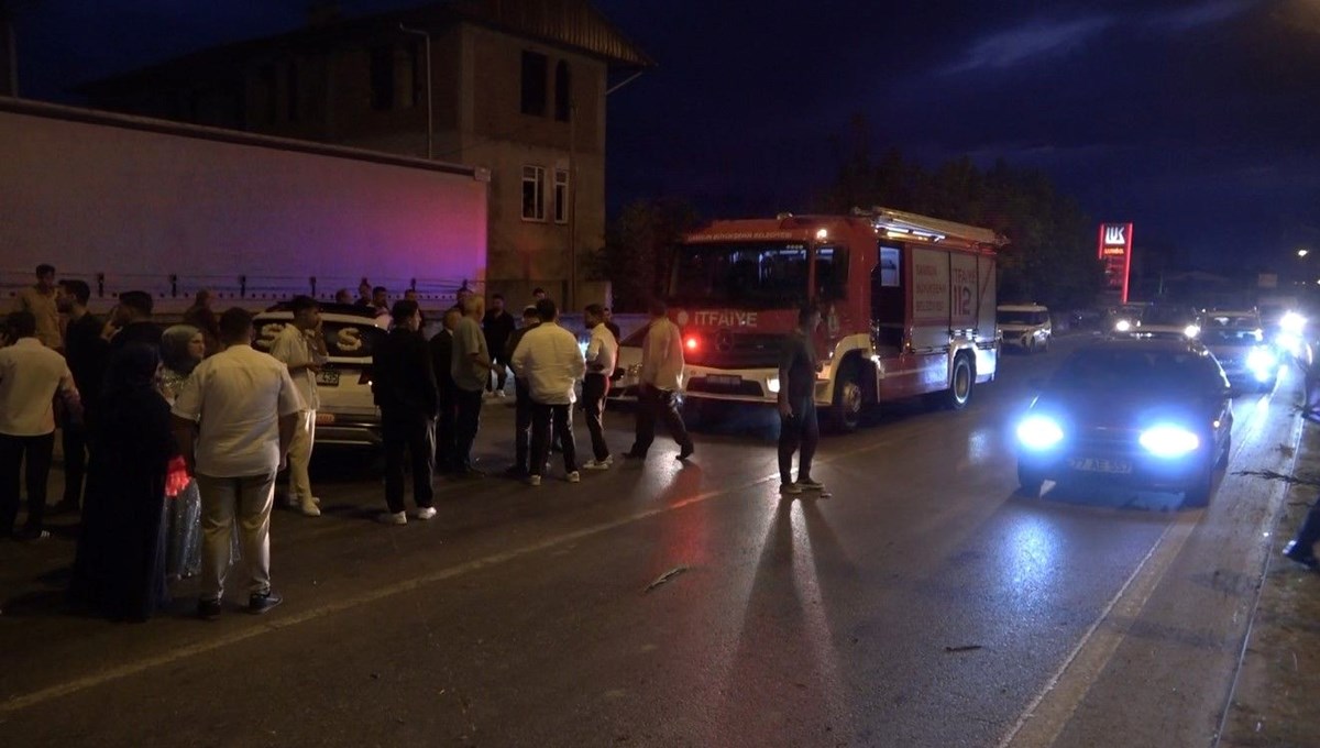 Düğün konvoyu kaza yaptı