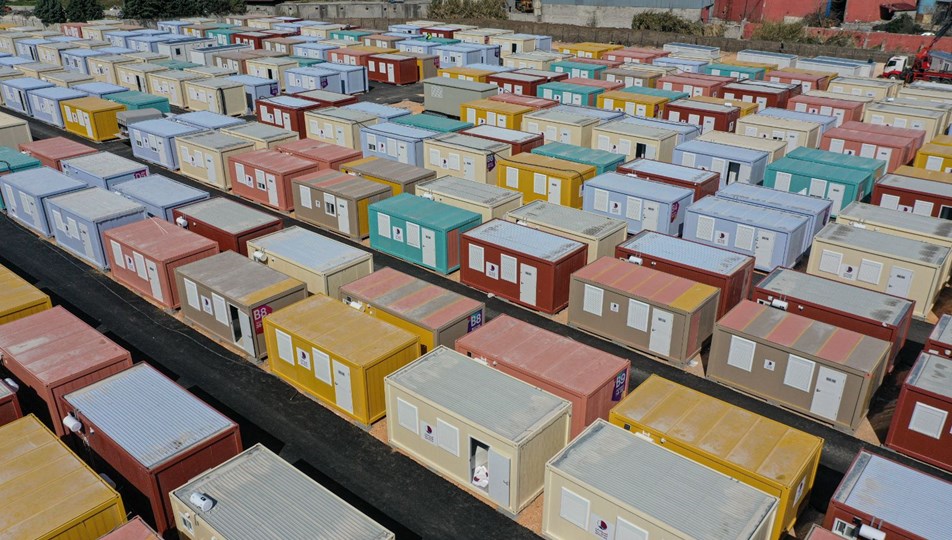 Katar'daki Dünya Kupası'nda kullanılan konteynerler depremzedelerin evi olacak