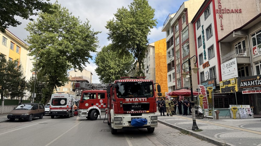 Otelde yangın paniği: 10 kişi dumandan etkilendi - 3