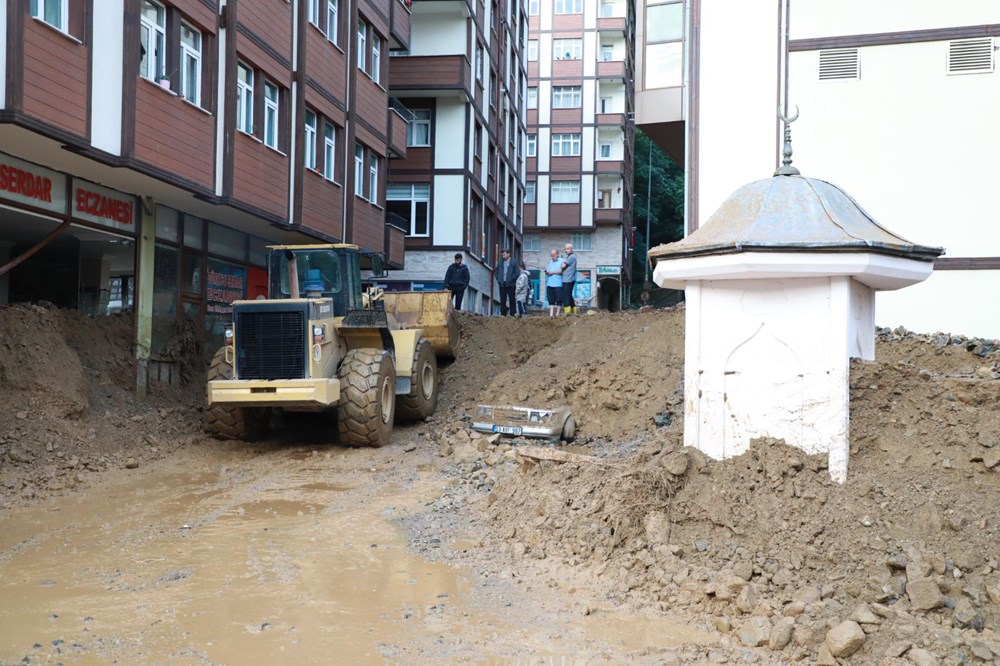 Rize’de sel ve heyelan afetinin hasarı gün ağarınca ortaya çıktı - 26
