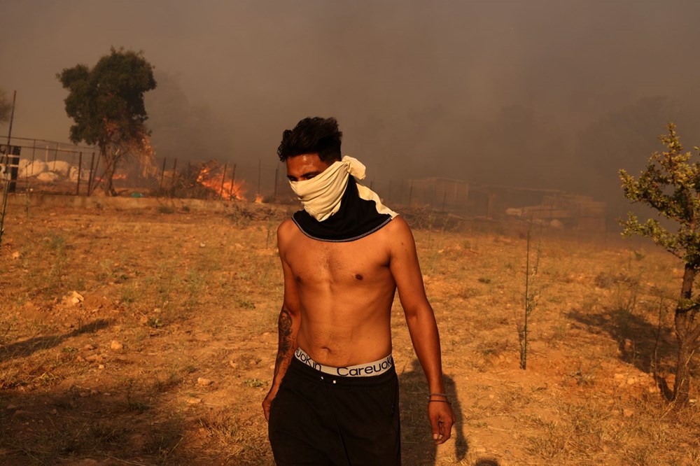 Yunanistan alevlerle boğuşuyor: Türkiye'nin gönderdiği uçaklar Atina'da - 10