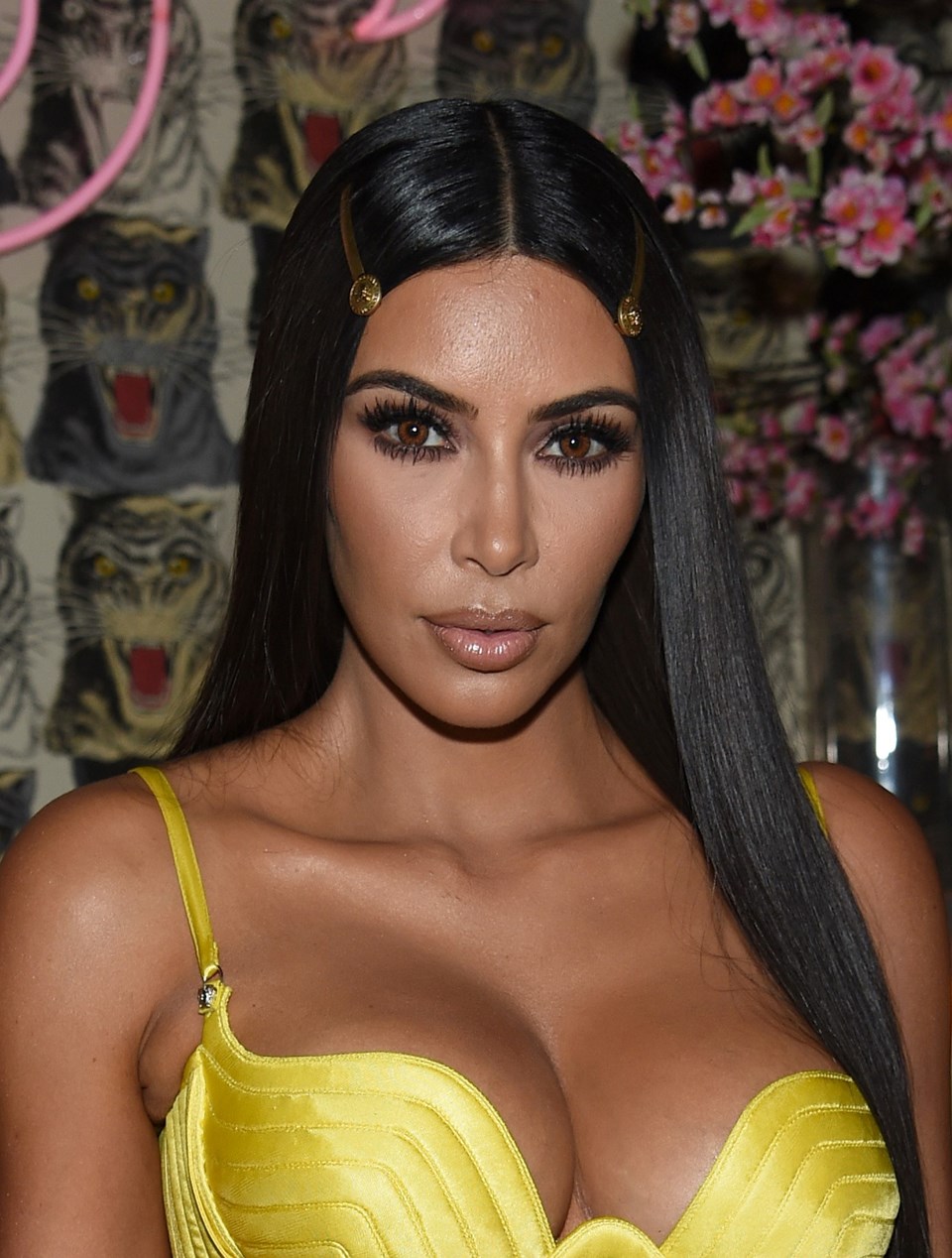 Kim Kardashian’ın yeni takıntısı renkli lensler - 2