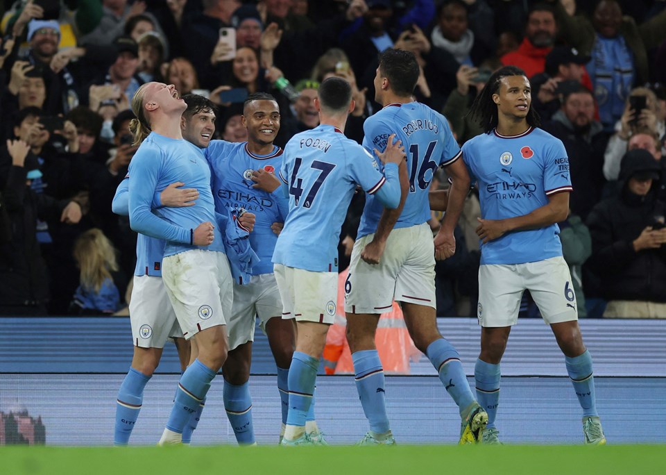 10 kişi kalan Manchester City'yi Haaland kurtardı - 1