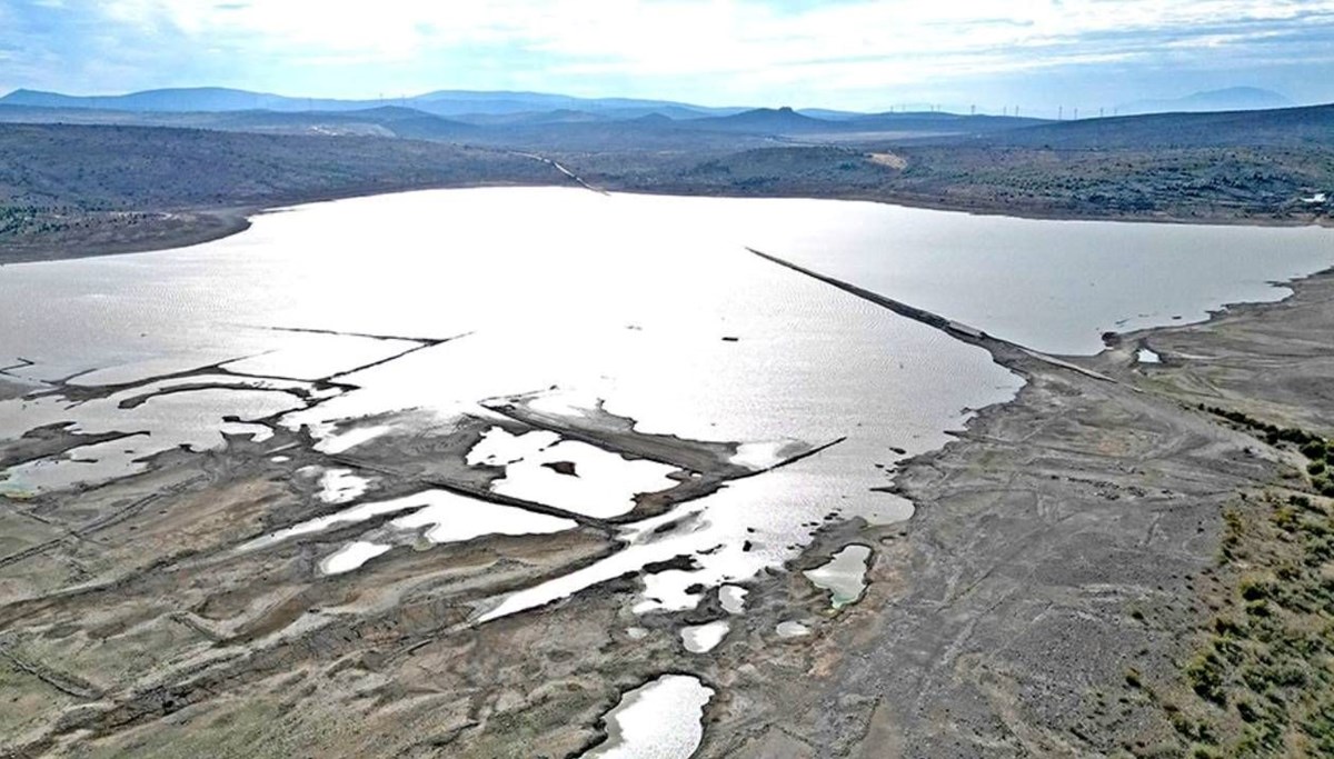 Çeşme'nin 10 günlük suyu kaldı