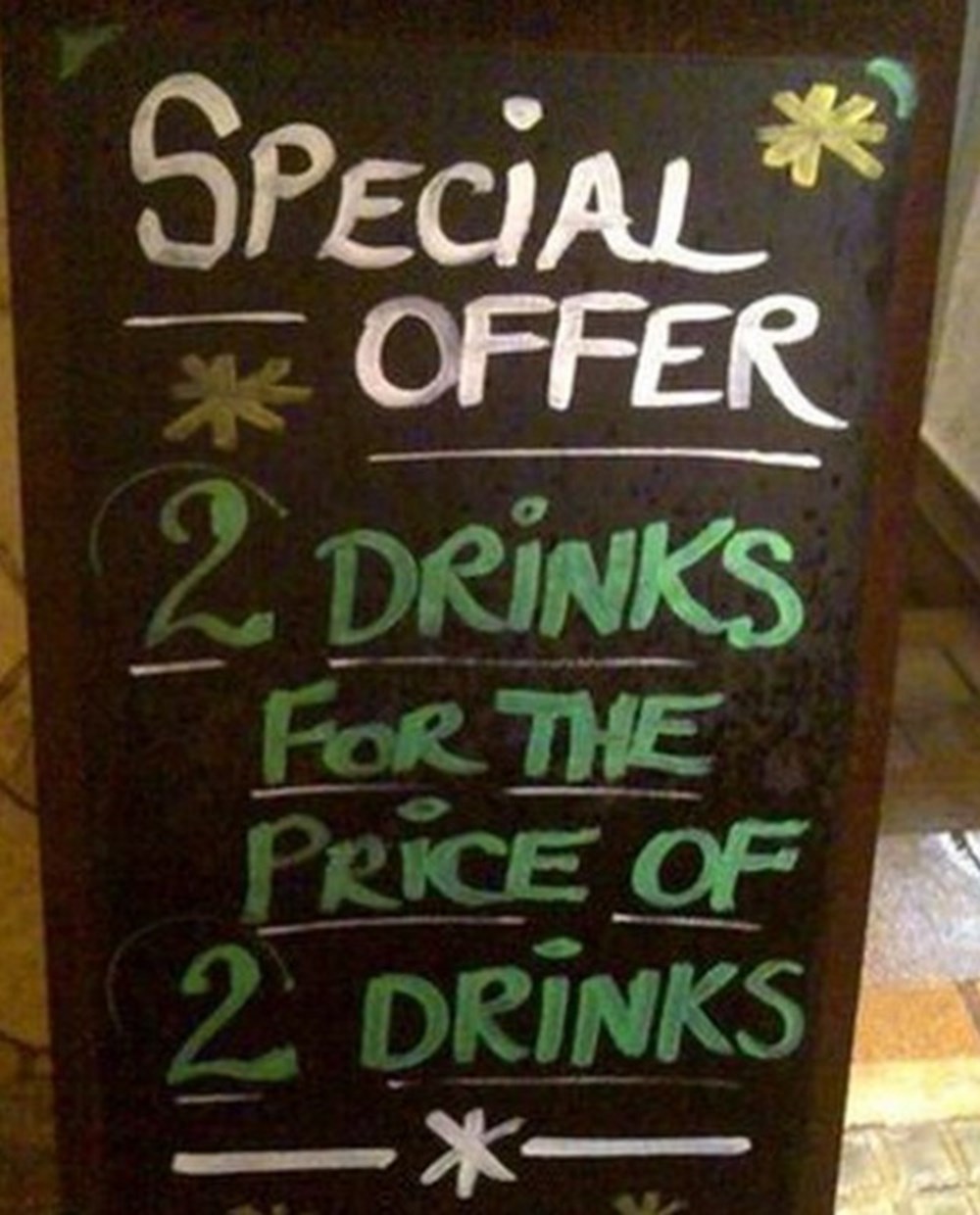 Drink offering. Креативные штендеры. Прикольные надписи на штендерах. Приколы на штендере. Смешные картинки фишки нет.
