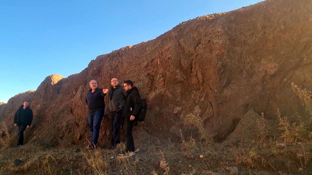 Nuh'un Gemisi'ne ait olduğuna inanılan kalıntılar 5500-3000 yıl öncesine dayanıyor - 5