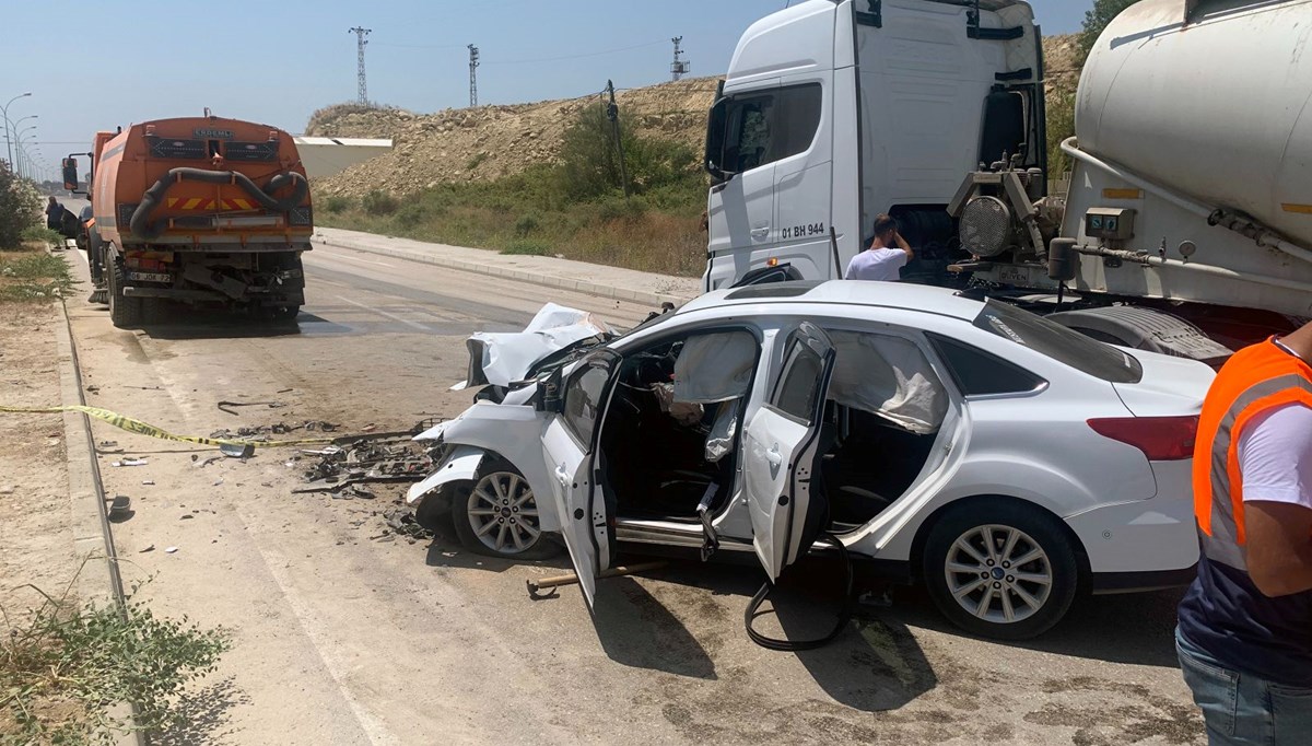 Yol temizlik aracına çarpan aracın ön camından fırladı: 1 ölü, 3 yaralı