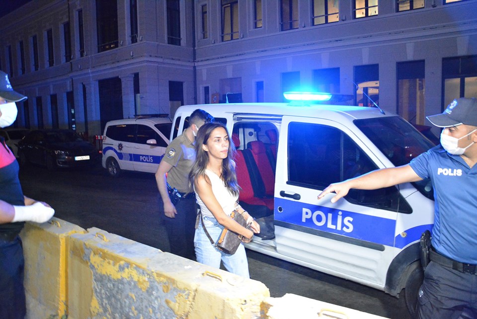 Oyuncu Ayşegül Çınar hapis cezasından kurtuldu - 1