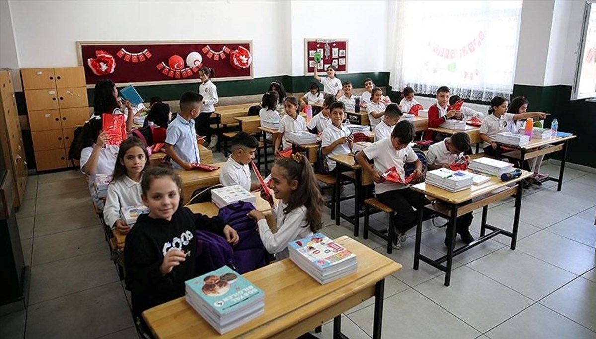 Okullarda yeni kıyafetler nasıl olacak?