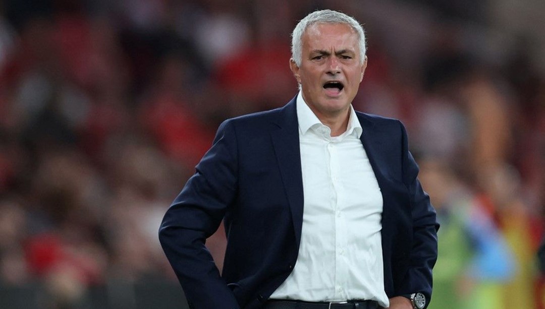 Mourinho ilk iç saha maçında 2 puan kaybetti, hakemlere yüklendi: "Balayı dönemi bitti"