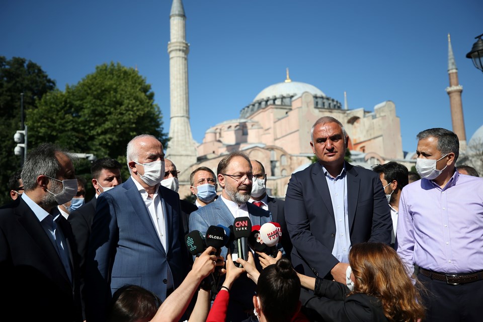 Bakan Ersoy ve Diyanet İşleri Başkanı Erbaş, Ayasofya'da incelemelerde bulundu - 1