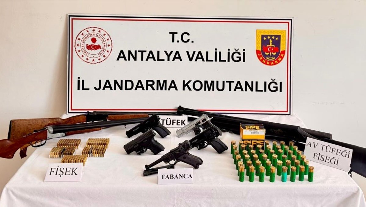 Serik'te ruhsatsız silah operasyonu Serik'te ruhsatsız silah operasyonu