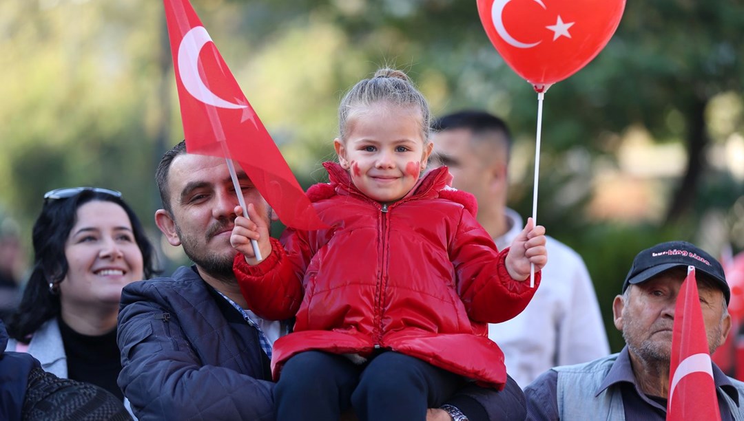 Cumhuriyet'in 101. yılı tüm yurtta coşkuyla kutlanıyor