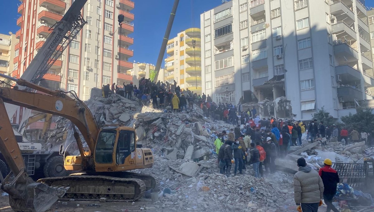96 kişiye mezar olan Alpargün Apartmanı’nın müteahhidinden “beton kanseri” iddiası 96 kişiye mezar olan Alpargün Apartmanı’nın müteahhidinden “beton kanseri” iddiası