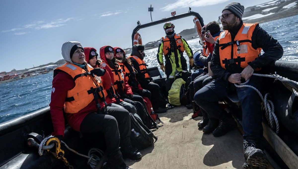 Türk Bilim insanları Antarktika'da: Lise öğrencileri de ekipte