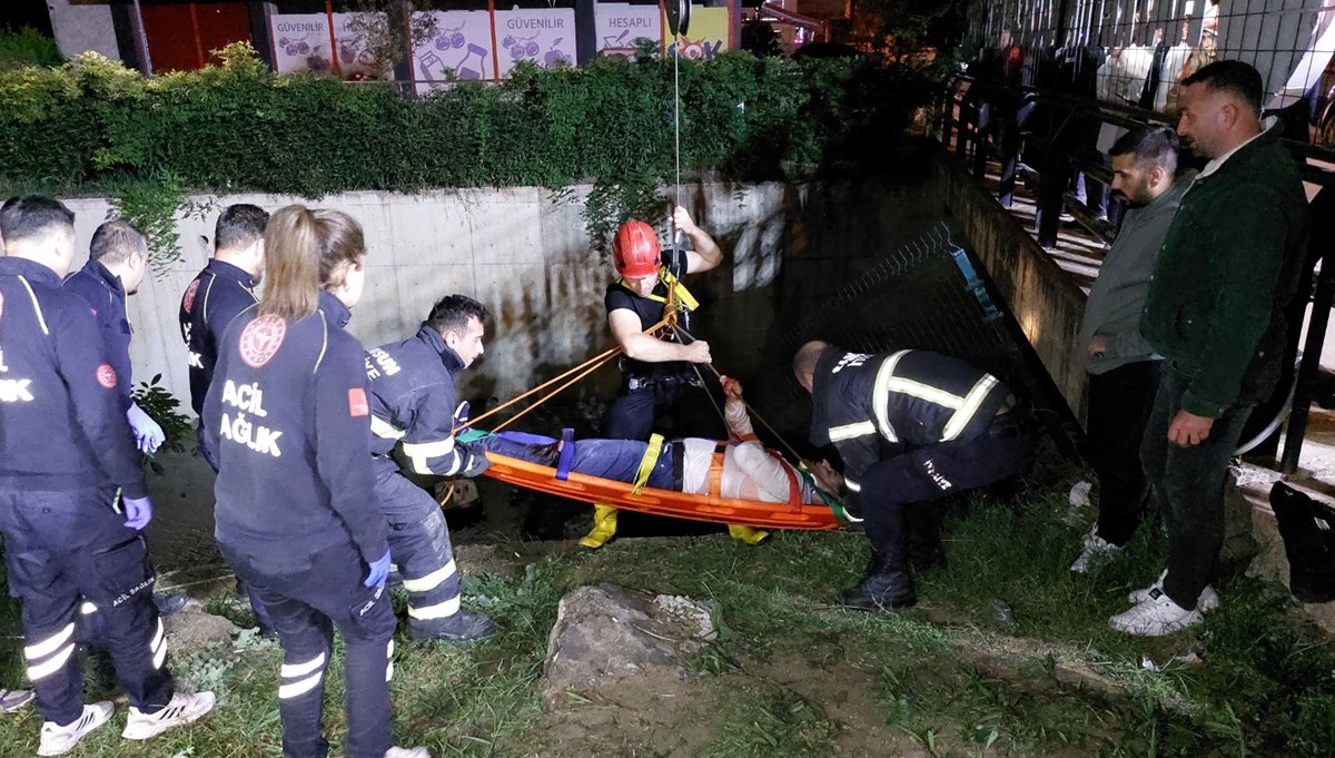 Samsun'da otomobil dereye uçtu: 1 ölü, 1 yaralı Samsun'da otomobil dereye uçtu: 1 ölü, 1 yaralı