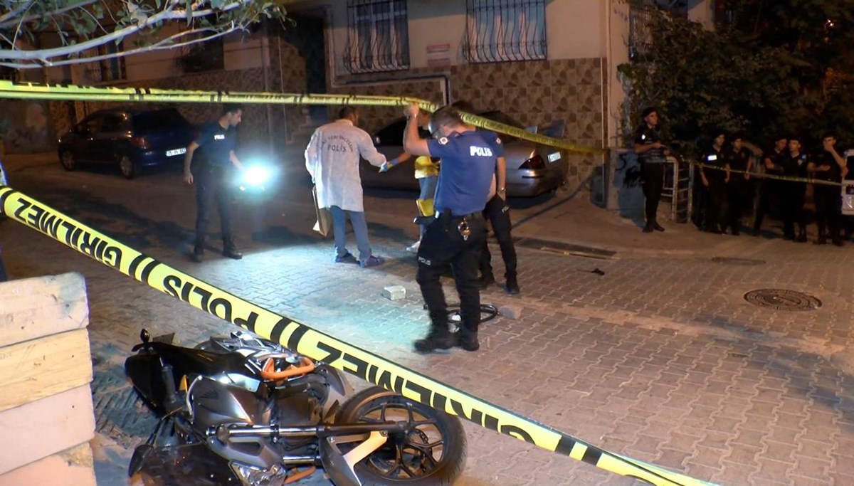 Esenyurt'ta iki aile arasında silahlı kavga Esenyurt'ta iki aile arasında silahlı kavga