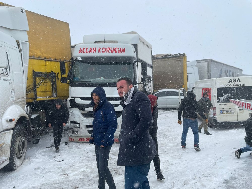 Mardin'de 8 araç birbirine girdi: 1 ölü, 7 yaralı - 7