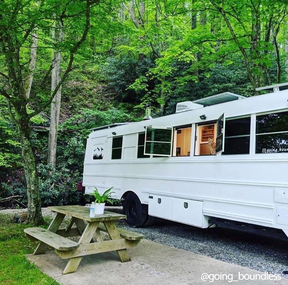 Американские роскошные кемпинг-автобусы Самые дорогие автодома