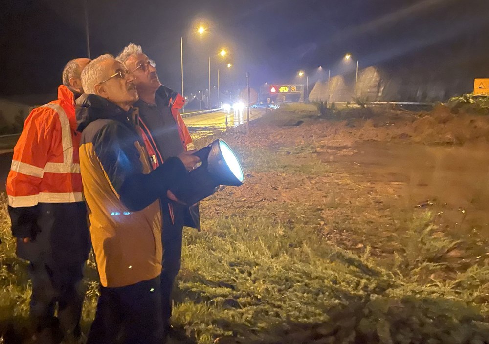 Karadeniz'i sel vurdu: Dereler taştı, yollar göle döndü, evleri su bastı - 3