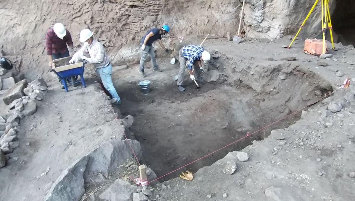 İzmir'de 14 bin yıl öncesine ait insan izlerinin bulunduğu mağaranın sırrı çözülüyor