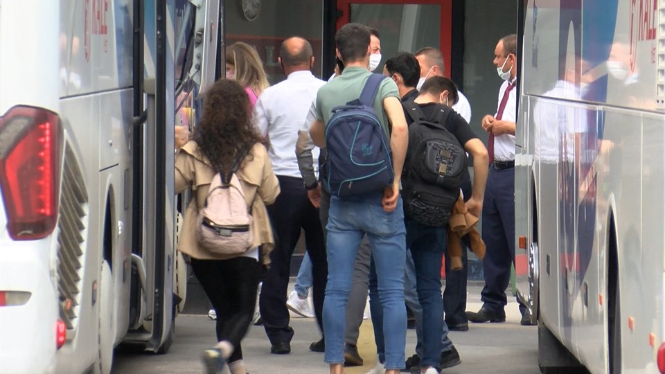 Otogarda dönüş yoğunluğu başladı, otobüs biletleri tükendi - 2