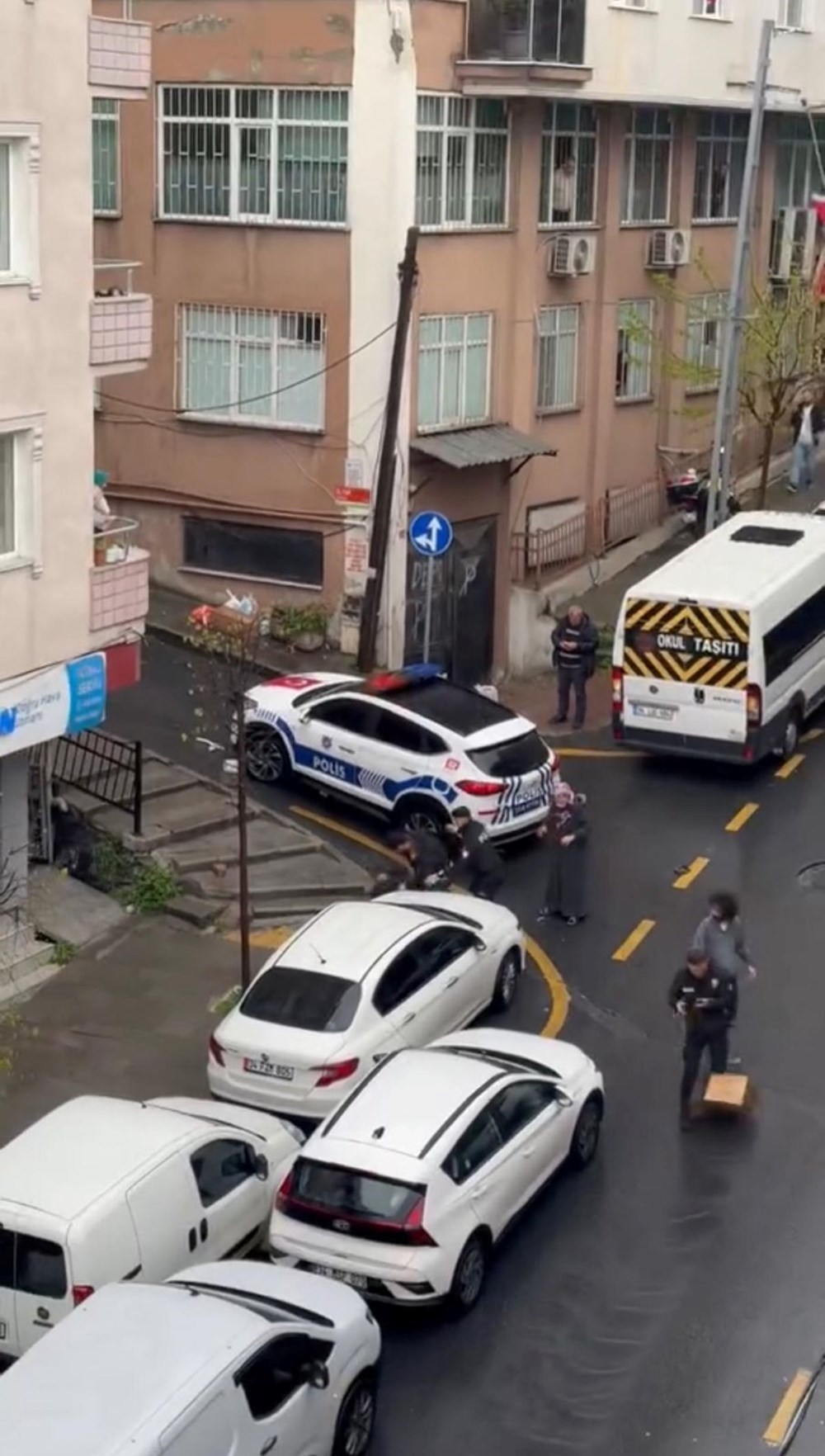 "Balkona neden izmarit attınız" dediler, kaldırım taşıyla komşuya saldırdılar 73 g6T94dT2vUaw9klQ UoU1g