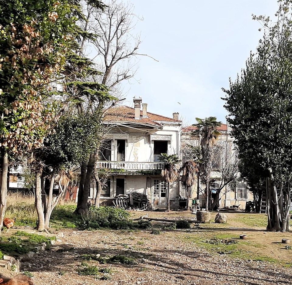 Kadıköy’deki 118 yıllık tarihi köşk harabeye döndü - 2