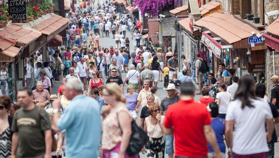 Antalya'ya hava yoluyla gelen turist sayısı 11 milyonu aştı