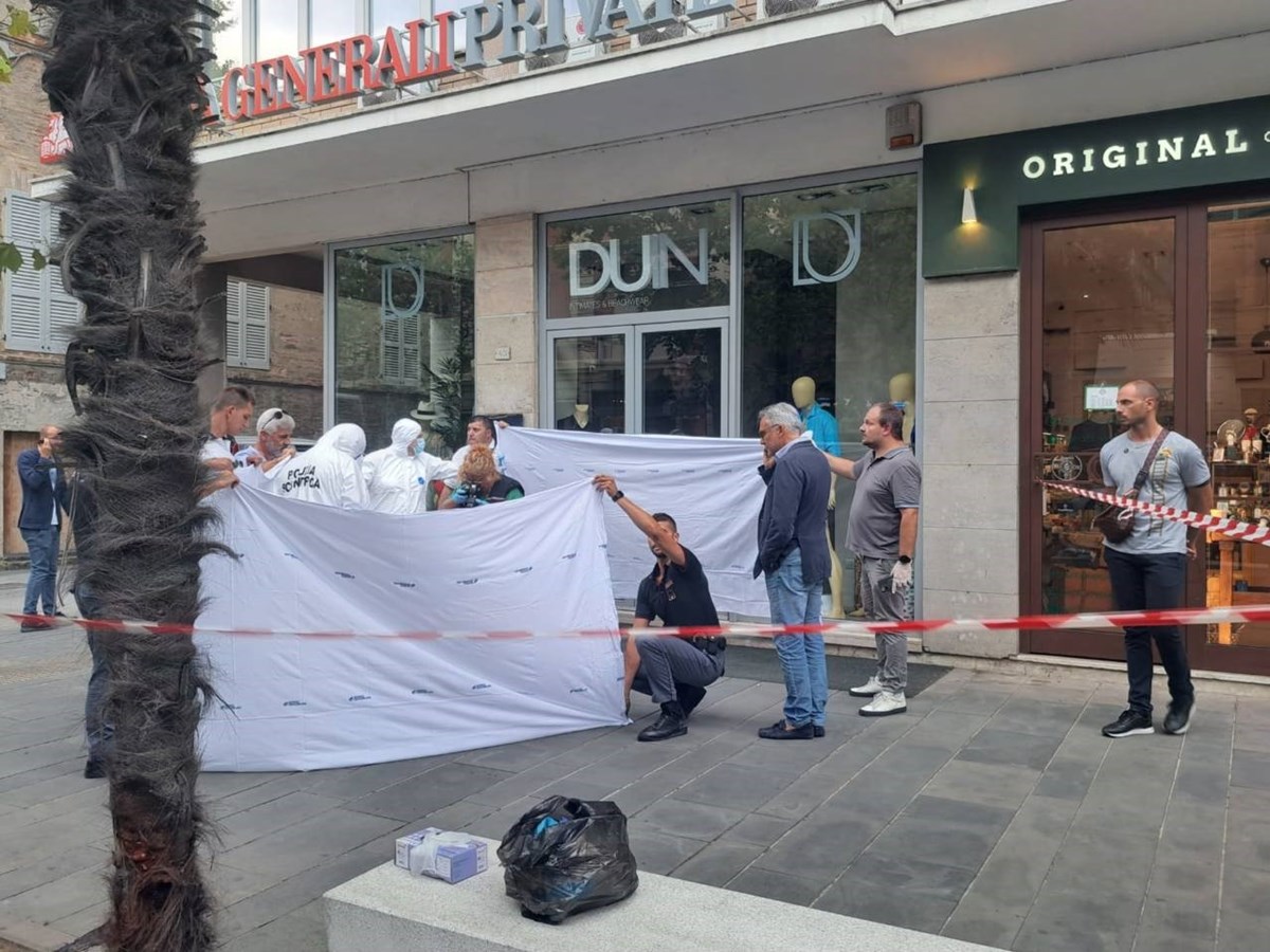 Nijeryalı siyasetçinin öldürülmesine çok sayıda siyasetçi tepki gösterdi.