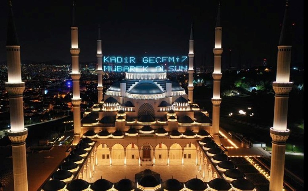 Kadir Gecesi ne zaman? Diyanet Ramazan ayının 27. gecesi olarak kabul edilen Kadir Gecesi'nin 2023 tarihini paylaştı - 1