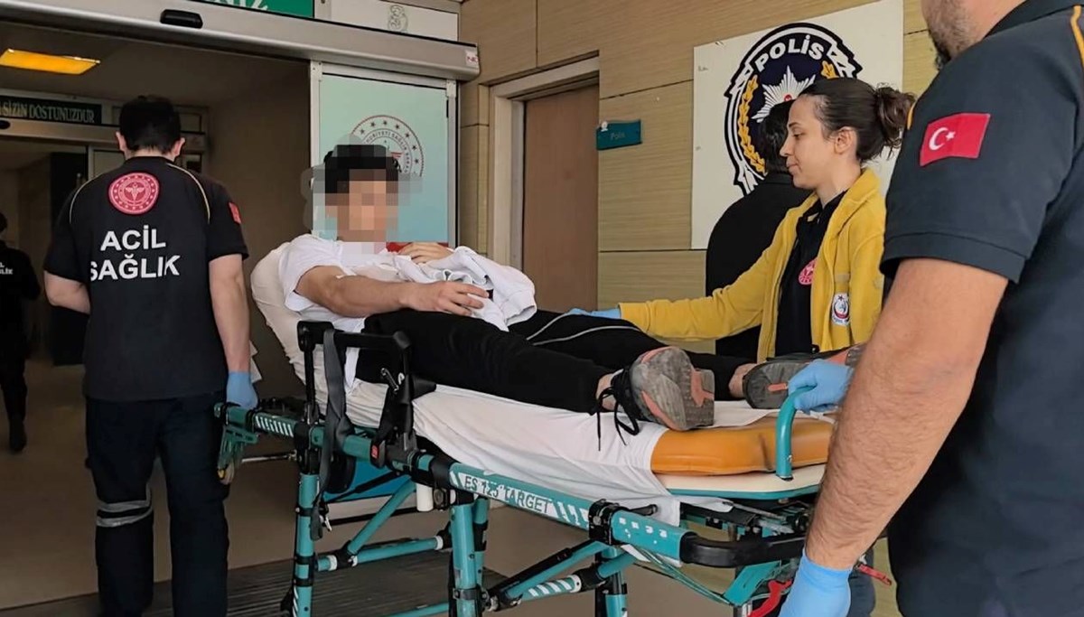 Arkadaşıyla şakalaşırken bıçaklandı